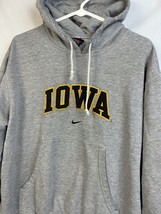 Vintage Nike Hoodie Iowa Hawkeyes Sweatshirt Embroidered Swoosh Men’s Small - £34.70 GBP