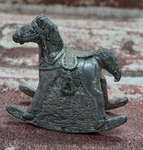 Vintage Rocking Horse Collectible Thimble Pewter - $244.37 MXN