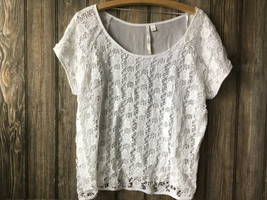 Womens Lauren Conrad Sheer blouse Top Crochet Flower Pattern Size L - $9.39