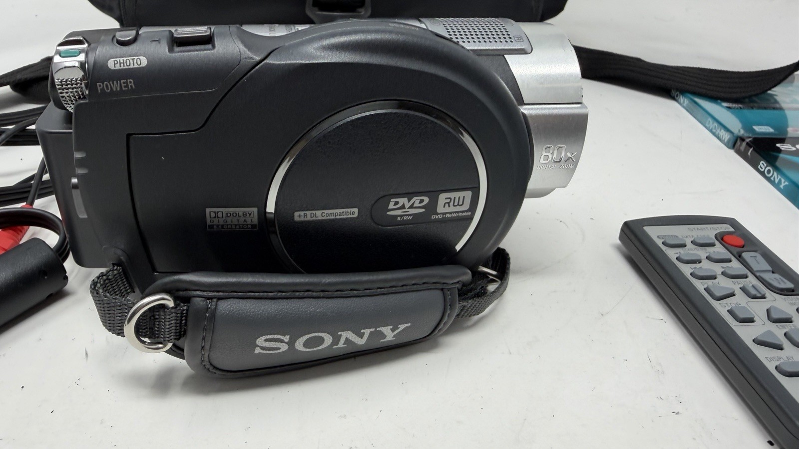 Sony Handycam HDR-UX5 High Definition + battery and charger Tested And Working Item image 7