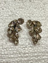 Vintage Designer Signed Weiss Clip On Earrings Clear Glass Rhinestone Jewelry - £15.81 GBP