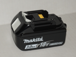 NEW GENUINE 18V BL1830B Makita Batteries 3.0 AH Fuel Gauge - $64.34