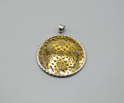 14K Gold 2 Tone Concave Cutout Pendant Floral Scroll Pattern Italy 1.83g 1.25&quot; - £116.00 GBP