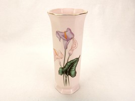 TOYO Octagon Flower Vase, Pink w/Gold Trim, Calla Lily Pattern, Vintage Japan - £30.71 GBP