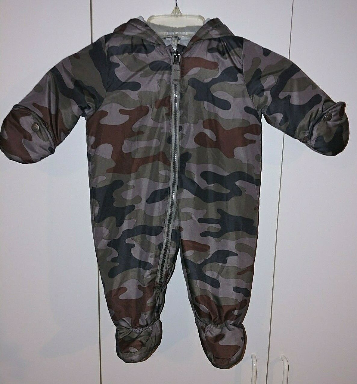 CARTER'S INFANT BOY'S CAMOUFLAGE SNOW SUIT-6-9 MONTHS-NWOT-100% POLYESTER-NICE - £14.38 GBP