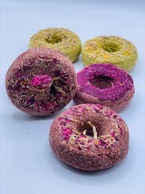 6 Pc Donut With Flower Petals Treat for Rabbit, Hamster, Guinea Pig, Chinchilla - £7.98 GBP