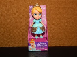 New! Disney Princess Mini Cinderella Collectible Doll Free Shipping Glitter - £10.24 GBP