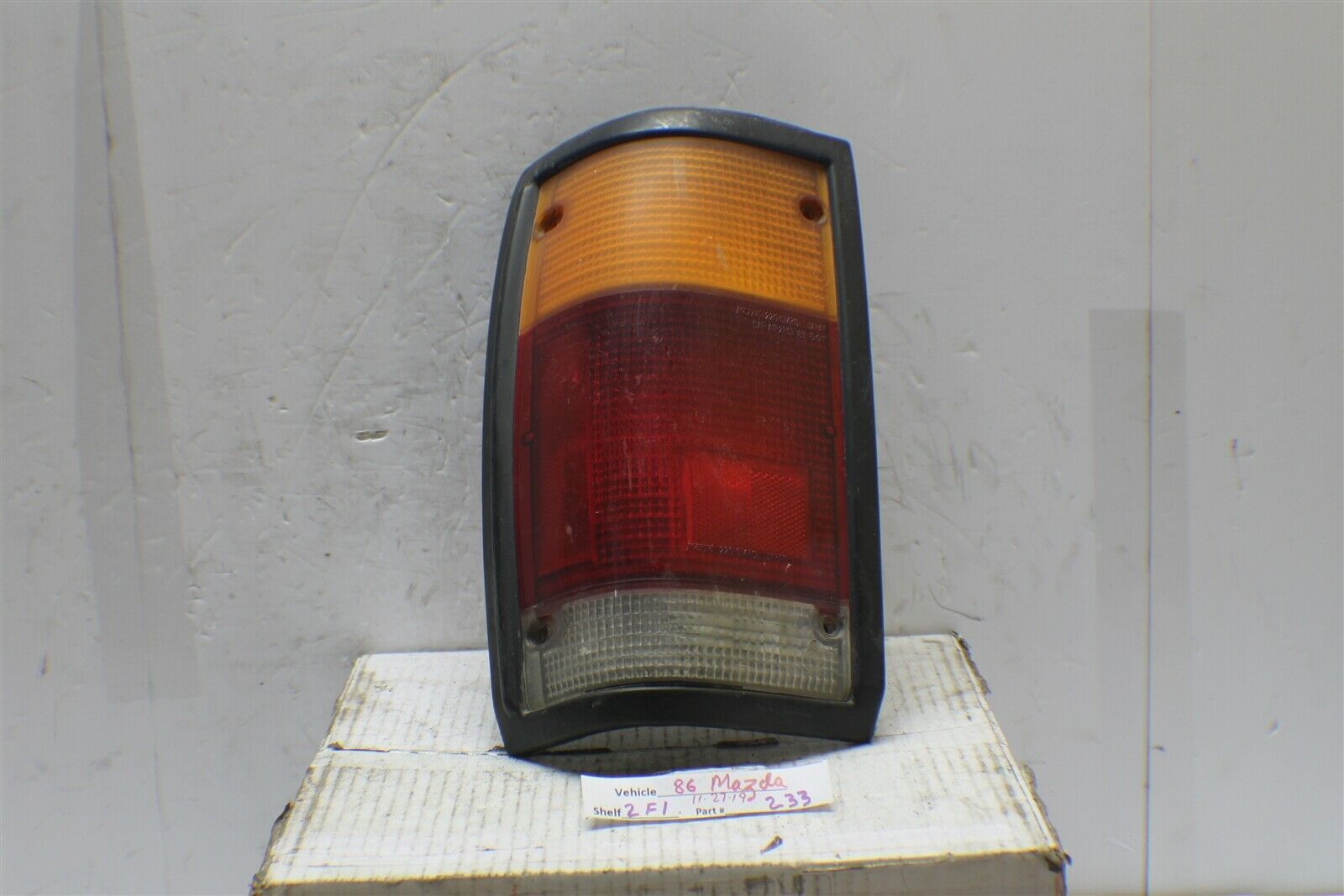 1987-1993 Mazda B-2000 Left Driver OEM Tail Light 22061470L OEM 233 2F1 - $23.01