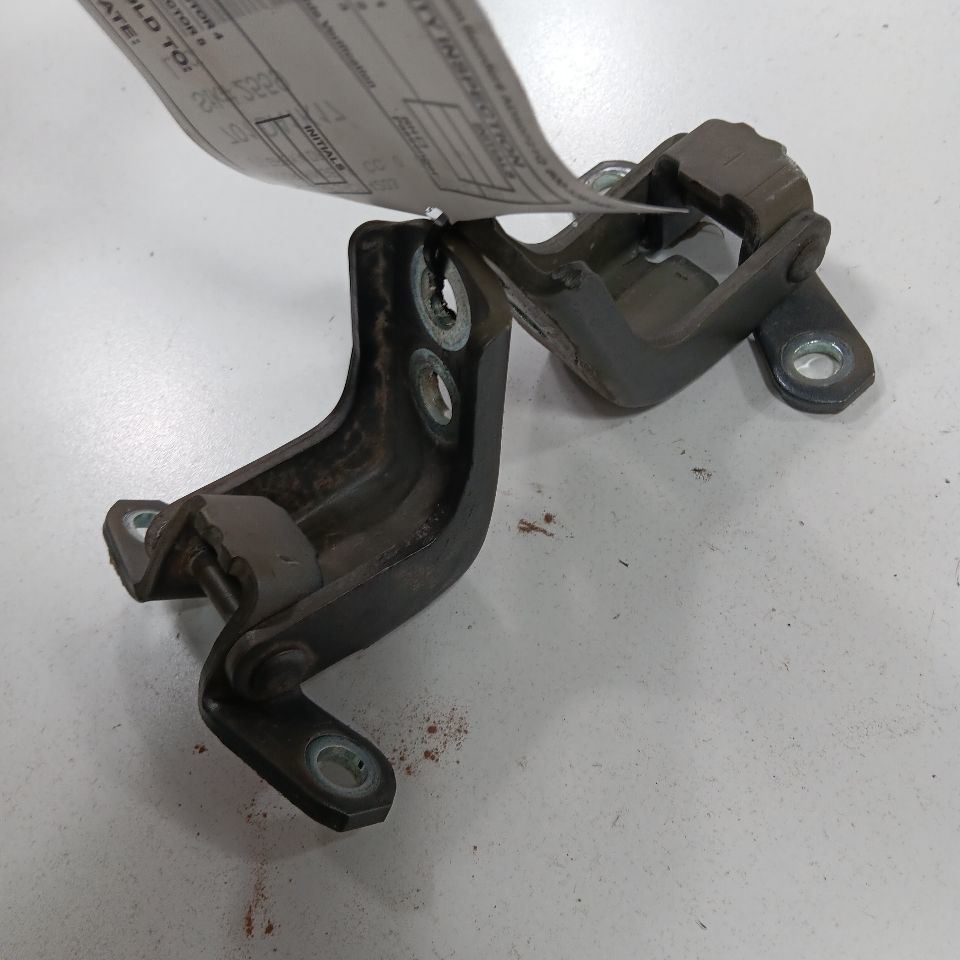 Nissan Altima Door Hinge Set Left Front Driver  2017 2016 - $27.94