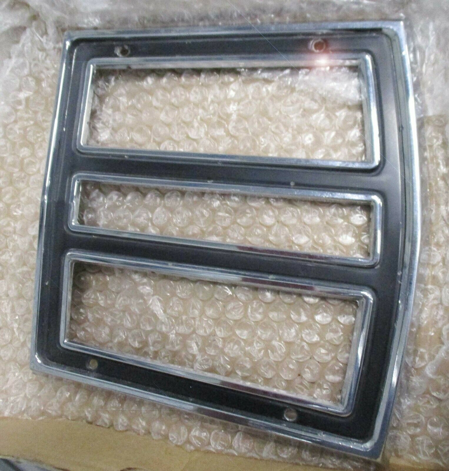 68 DART TAILLIGHT pass - SUPERNICE!!! GTS GT HEMI used 1968 - $120.00