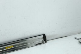 2004-06 VOLKSWAGEN PHAETON FRONT RIGHT DOOR EXTERIOR DOOR MOLDING TRIM H2084 image 7