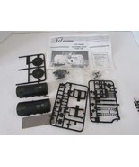 Walthers Funnel Flow Tank Car UTLX 78372 Black Car Kit Union Tank Car Co. - $406.81 MXN