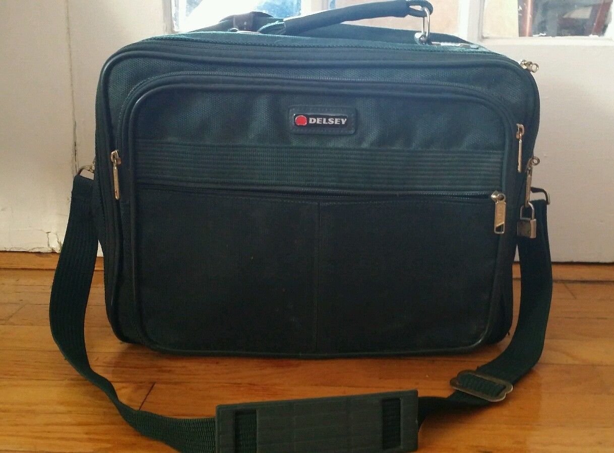 DELSEY Heavy Duty Green Travel Duffel Carry on Shoulder Bag EUC - $19.45