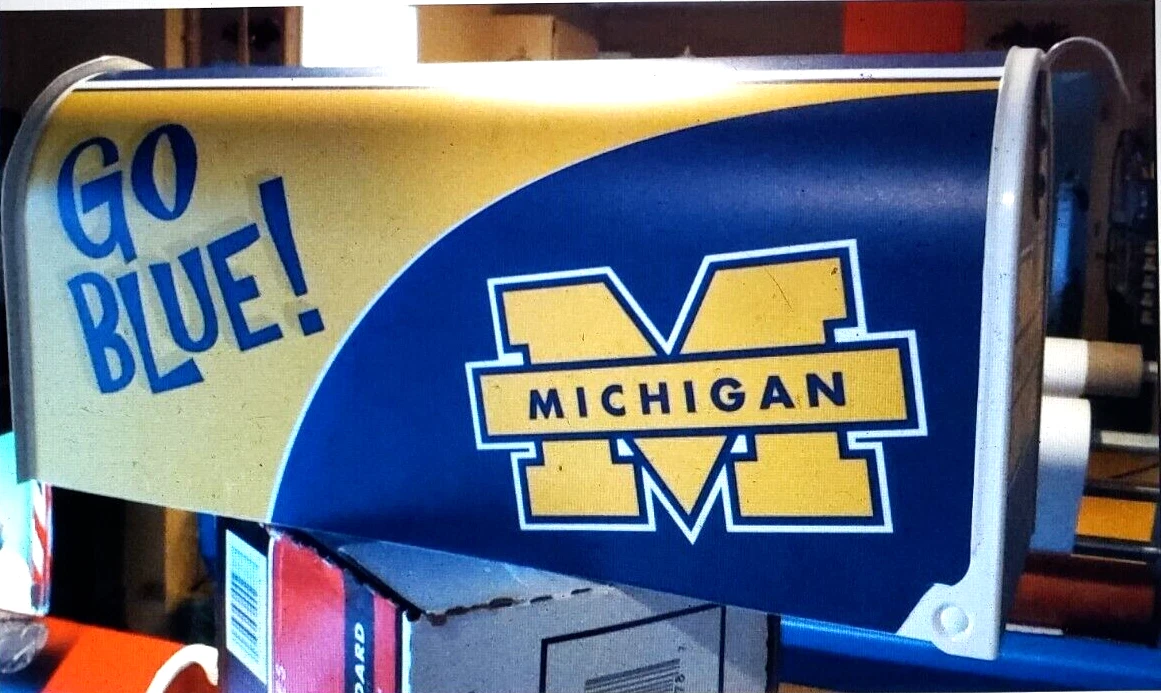 Michigan Wolverines Mailbox~JERSEYS~HELMETS~HATS~NO PAINT~NO FADING~FOOT... - $2,606.99 MXN