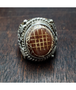 Antico anello in ottone placcato oro con pietra centrale in agata incisa... - $1,711.47 MXN