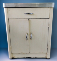 1950s Free Standing 2 Door Cabinet Interstate Metal Product 33x21x26 For... - $8,480.56 MXN