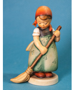 MI Hummel Little Sweeper #171 TMK-6 4.25&quot; Goebel Figurine Girl w Broom W... - $19.18 CAD