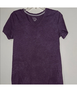Time and Tru Purple V-Neck Top - $147.47 MXN