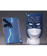 Frank Miller Art Batman Dark Knight Returns Book &amp; Mask Set DC Collectib... - $926.90 MXN