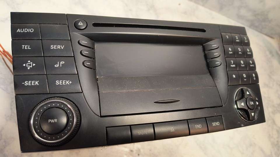 A 2118271242 Mercedes 2003-2005 W211 E350 Command Head CD Screen Display... - $99.00