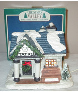 1992 Christmas Valley Hollyshire Collection PORCELAIN TRAIN STATION - €16,51 EUR