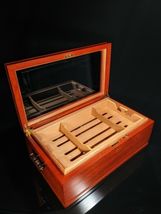 Diamond  Crown Glass Top Humidor 18" L  x 10" W x 6.5" H &amp; Wood Ashtray NIB - $589.05