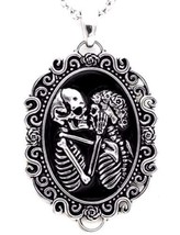 Controse Eternal Lovers Embracing Skeletons Skull Cameo Pendant Necklace CN129 - £19.48 GBP