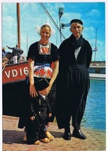Holland Netherlands Postcard Volendamse Klederdracht Volendam Costumes - £1.58 GBP