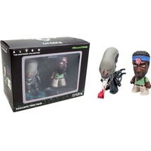 Alien Parker Brain Spatter &amp; Xenomorph Bloody 3&quot; Titans 2 Pk - £26.55 GBP