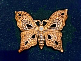 Unbranded Yellow Gold Tone Butterfly Brooch Pin Clear Rhinestones - £31.23 GBP