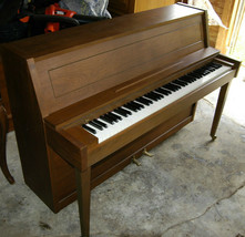 Vintage Janssen 170701 Upright Piano - $18,484.47 MXN