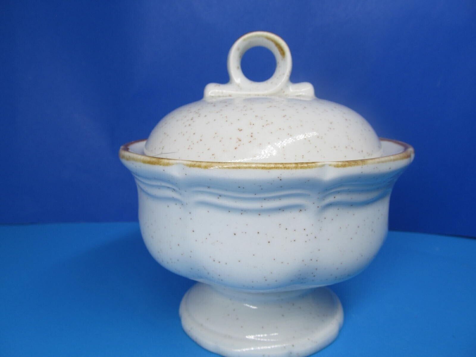 Mikasa Garden Club CM950 Covered Pedestal Sugar Bowl Excellent Condition - $12.00