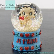 Extremely rare! Betty Boop with Pugsley mini snowglobe. Avenue of the Stars - £95.70 GBP