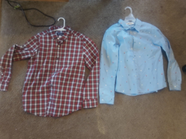 Nice LOT of 2 Boys Long Sleeve Shirts Christmas Blue Dress red snowman M... - $18.99