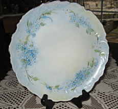 Hand painted Scalloped Plate-Blue &amp; White Flowers/Green Stems-Gold Trim-... - $225.25 MXN