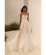  A-Line Sweetheart Neckline and Natural Flared Train, Floral Lace Bridal... - $498.00