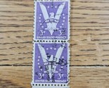 US Stamp &quot;Win the War&quot; 3c Used Violet Strip of 2 - £0.96 GBP