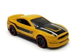 2015 Mattel Hot Wheels Ford Shellby GT 350R Yellow And Black Diecast Car - £7.63 GBP