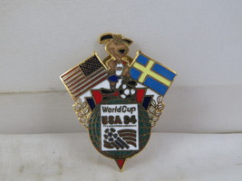 1994 Soccer World Cup Pin - Team Sweden Dual Flag by Peter David - Metal Pin  - £11.21 GBP