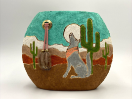 Southwestern Vintage Howling Coyote Cactus Moon Sandstone Gold Accent Vase - £41.75 GBP