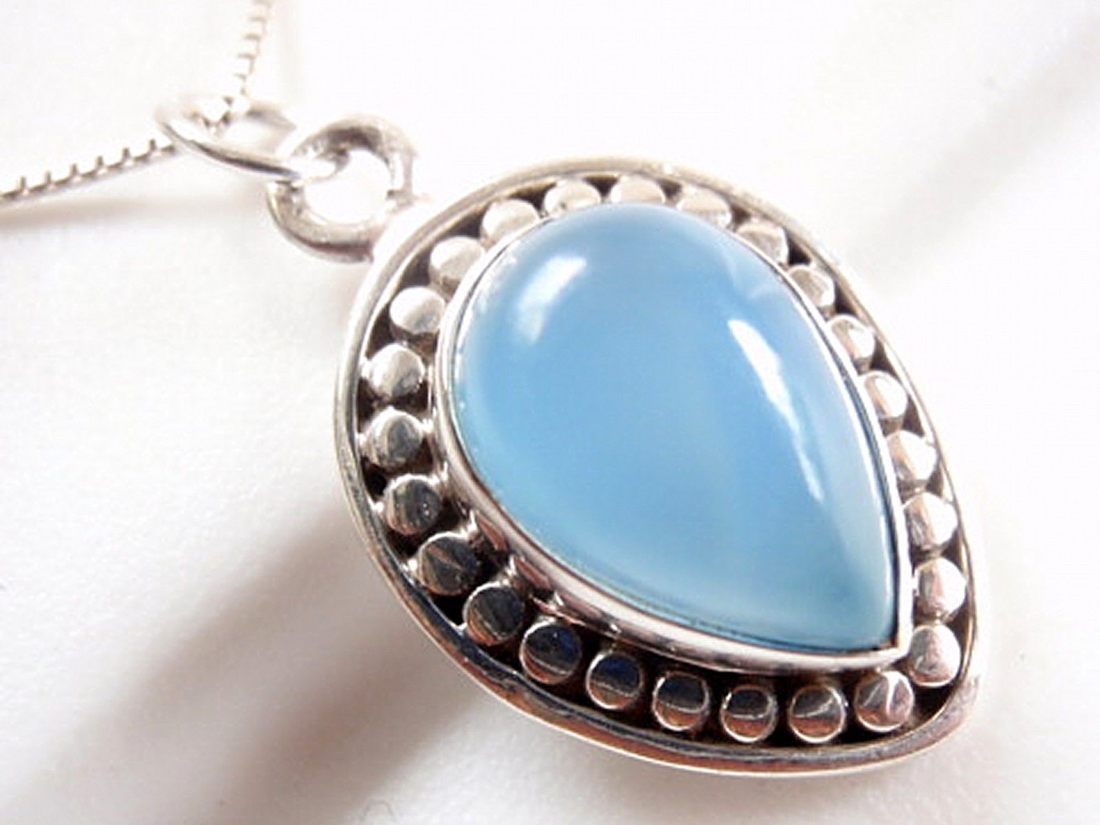 Chalcedony Necklace 925 Sterling Silver Perimeter Accented with Silver Dots New - £14.95 GBP