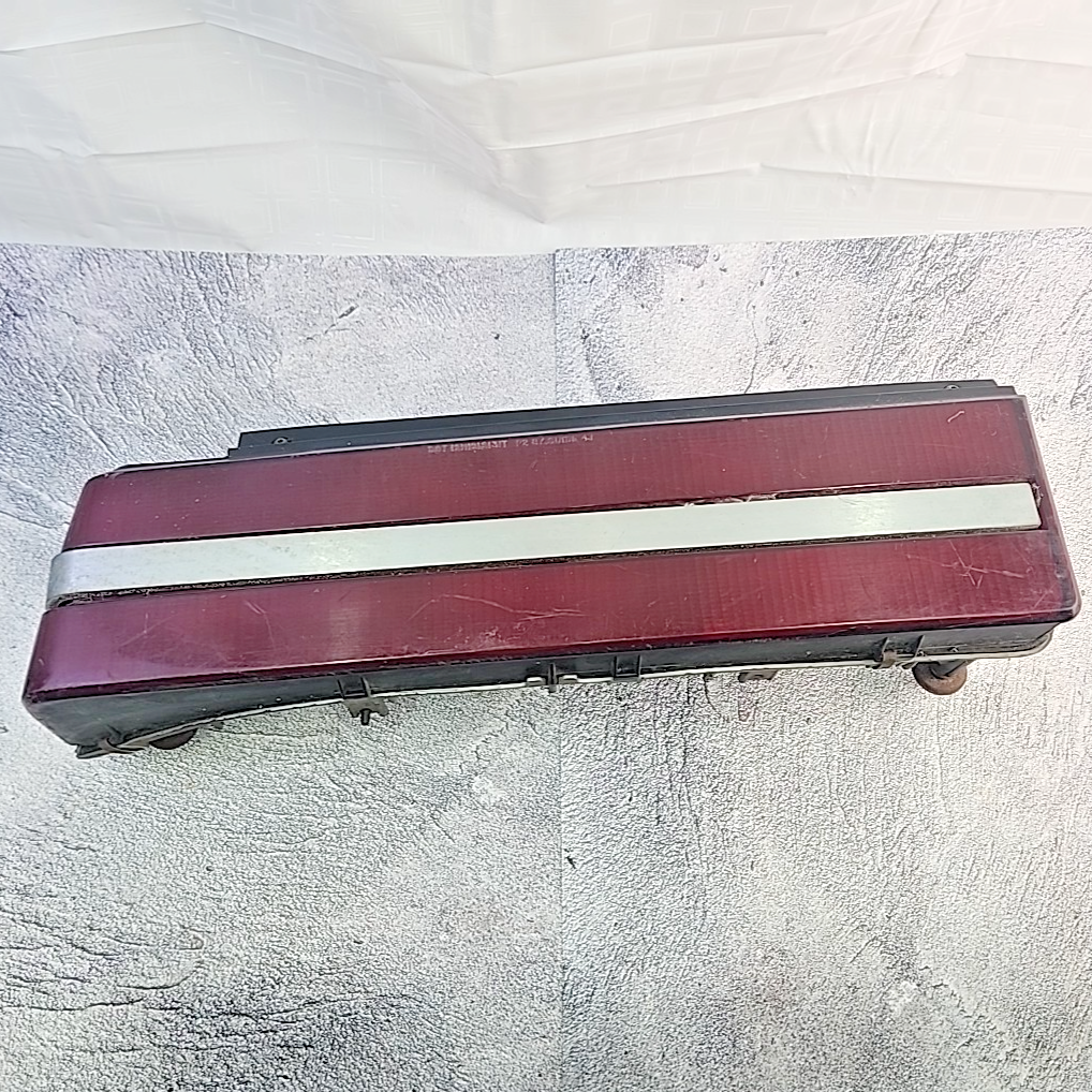 GM 16507667 1987-1989 Buick Skyhawk Left LH Driver Tail Light Assembly O... - $26.97