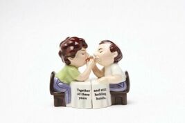 ATTRACTIVES MAGNETIC SP SHAKERS HOLDING HANDS COUPLE - $17.99