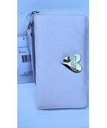 Betsey Johnson Pink Zip Around Wristlet Wallet Logo BS100020 - $74.62 CAD