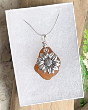 New Boxed 18&quot; Sterling Plated Necklace Genuine Brown Bech SEA GLASS &amp; Sunflower - £11.45 GBP