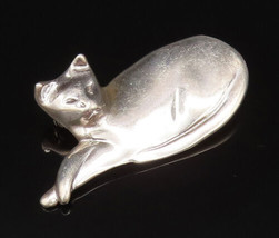 ROGER NICHOLS 925 Silver - Vintage Polished Laying Cat Brooch Pin - BP9860 - £47.63 GBP