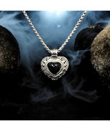 Gothic Heart Pendant with Black Gemstone | Dark Elegance Jewelry - €19,67 EUR