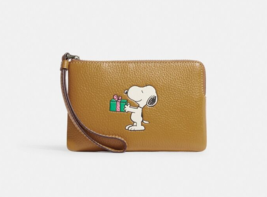 Coach X Peanuts Corner Zip Wristlet w/ Snoopy Present Motif ~NWT~ CF215 - £61.00 GBP