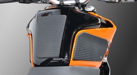 TechSpec KTM 2020+ 200 duke 2017+ 390 Duke Full Tank Snake Skin Tank Grips - £59.39 GBP