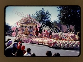 1960 Rose Parade Swans Themed Float Pasadena CA Kodachrome 35mm Slide - £3.44 GBP